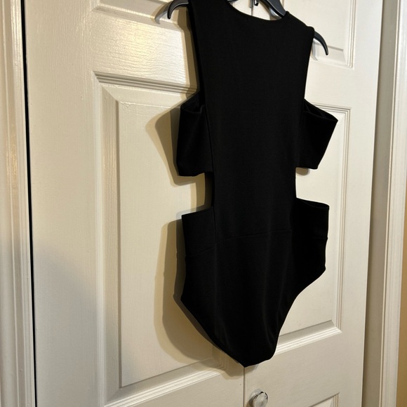 NWT Gianni Bini Size L Large Black Sleeveless V-neck Side Cutout Bodysuit Top - Picture 5 of 11